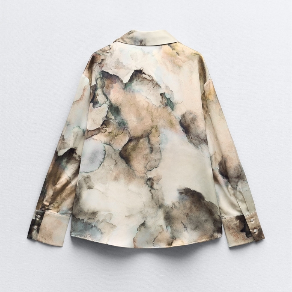 ❌️SOLD❌️SATIN EFFECT TIE-DYE SHIRT SIZE S - Picture 4 of 9